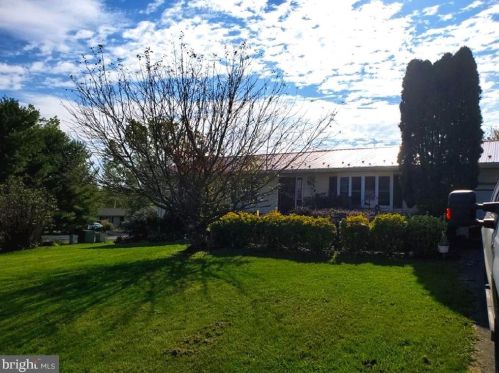 33 Tribal Ct, Hedgesville, WV 25427-4984