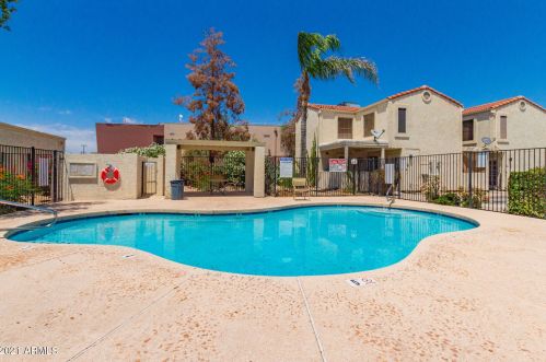 15801 29th St, Phoenix AZ 85032-3704 exterior