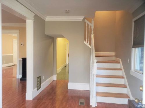 40 Englewood Ave, Teaneck NJ  07666-6004 exterior