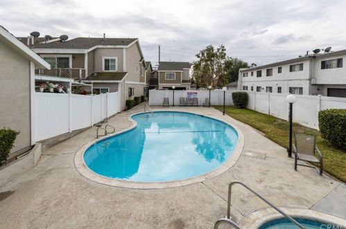 7887 Cerritos Ave, Stanton CA  90680-1687 exterior