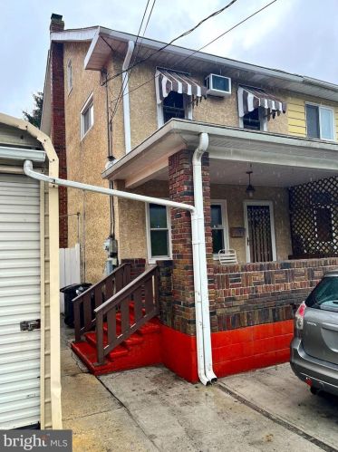 270 Water St, Coaldale, PA 18218-1318