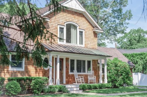 4 Landing Ln, East Quogue, NY 11942-4801