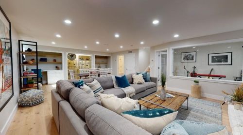 1657 Gates Ave, Manhattan Beach CA  90266-7028 exterior