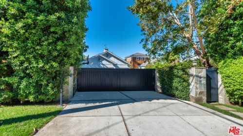 4501 Hayvenhurst Ave, Van Nuys, CA 91436-3249