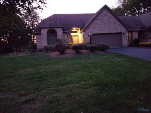 15 Walnut Creek Dr, Holland, OH 43528-9464