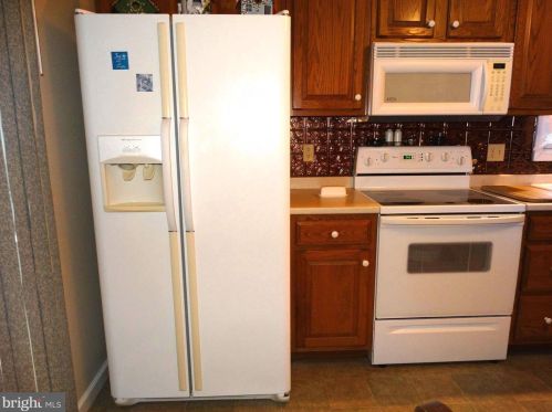 21 Holly Ct, Lees Cross Roads PA  17257-8749 exterior