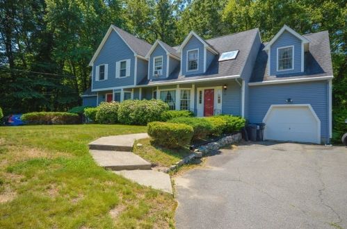 63 Spencer St, Millis, MA 02054-1435