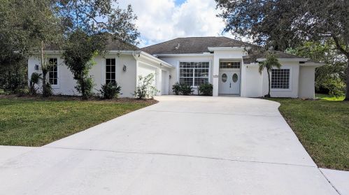 1990 Justison Ave, Fort Pierce, FL 34953-2168