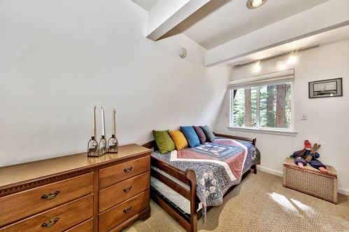 13081 Davos Dr, Truckee CA 96161-6598 exterior