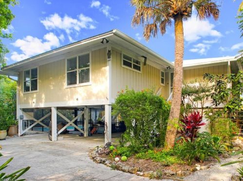 3910 Coquina Dr, Sanibel, FL 33957-5204