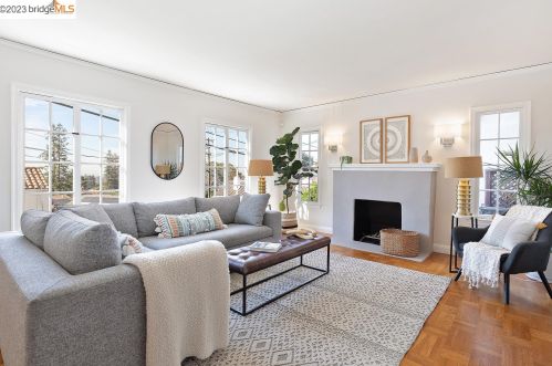 1906 Hoover Ave, Oakland CA  94602-1922 exterior