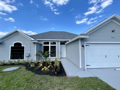 241 Inwood Ave, Fort Pierce, FL 34984-4921