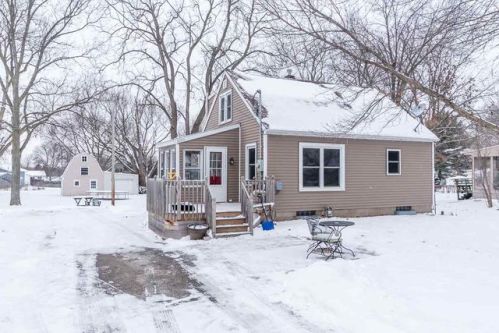 3266 Hammond Ave, Waterloo IA  50701-9055 exterior