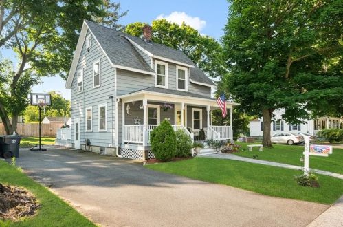 52 Heights Ave, Warwick, RI 02889-4610