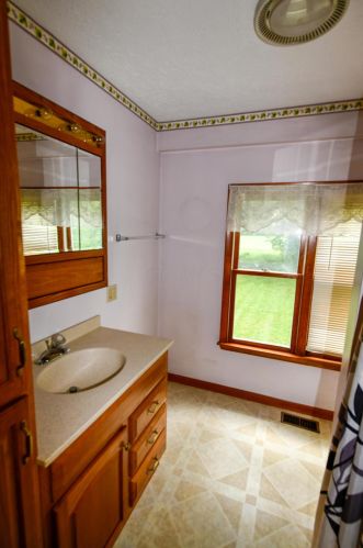 326 Blagrove St, Richwood OH  43344-1015 exterior