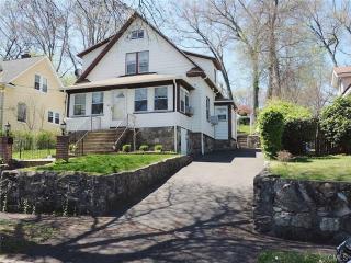 48 Palmer St, Stamford, CT 06907-2034