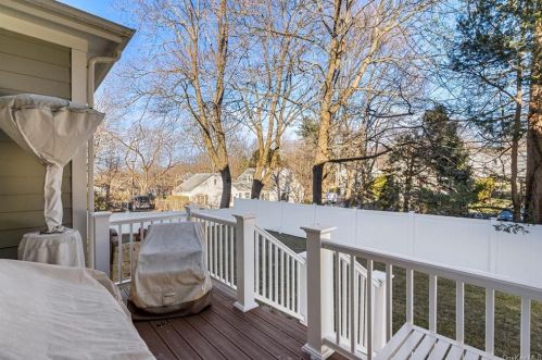 322 Willis Ave, Hawthorne NY  10532-1921 exterior