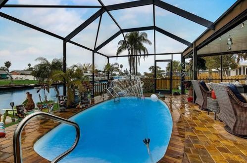 4046 Floramar Ter, New Port Richey FL 34652-3167 exterior