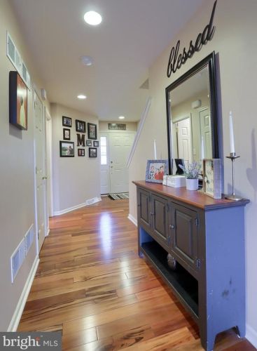 1815 Windsong Ln, Lancaster, PA 17602-7002