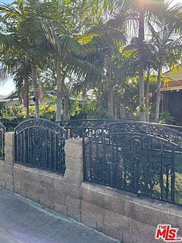 10515 Montara Ave, South Gate CA  90280-5614 exterior