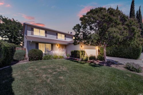 296 Plantation Way, Vacaville CA  95687-5934 exterior