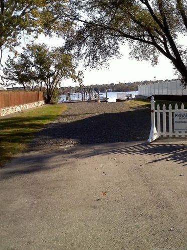 18 Cook Rd, Stamford CT  06902-7749 exterior