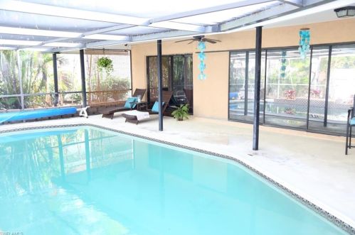 377 Collier Blvd, Marco Island, FL 34145-2485