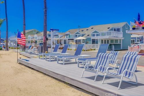 24 Bolivar St, Newport Beach CA  92663-4420 exterior