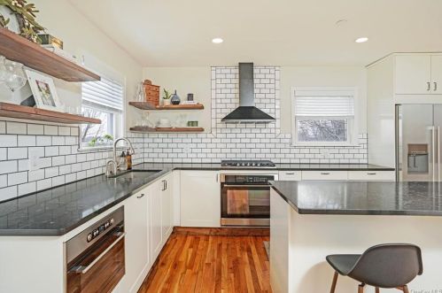 166 Harding Ave, White Plains NY  10606-1309 exterior