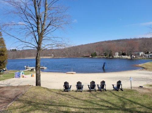 78 Seneca Lake Rd, Sparta NJ  07871-2828 exterior