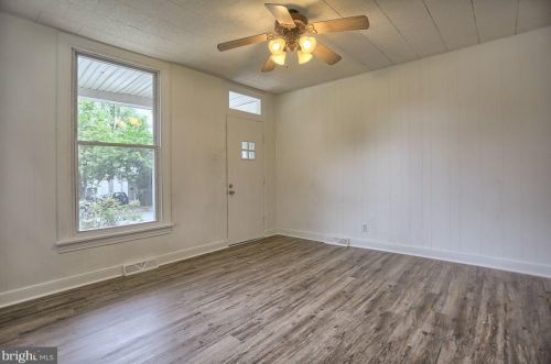 208 Bosler Ave, Lemoyne, PA 17043-1927
