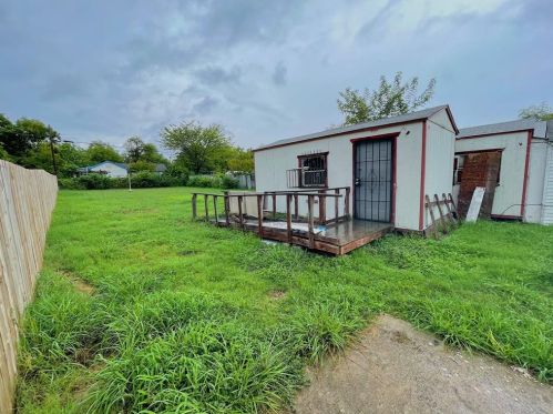 1519 Fordham Rd, Dallas TX  75216-6220 exterior