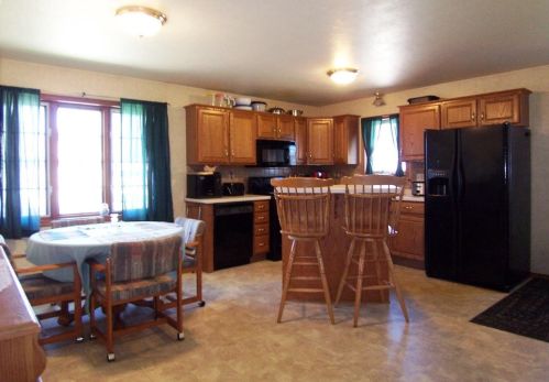 2063 Farlin Ave, Green Bay, WI 54302-2956