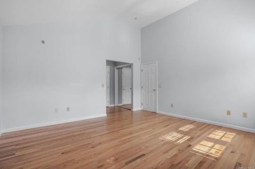 228 Mallard Ct, Yorktown Hgts NY  10598-1975 exterior