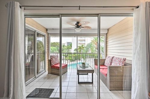 1060 Swallow Ave, Marco Island, FL 34145-7211