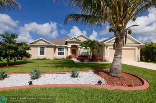 5824 Dana Cir, Fort Pierce, FL 34986-4121