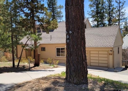 912 Panamint Mountain Dr, Big Bear City, CA