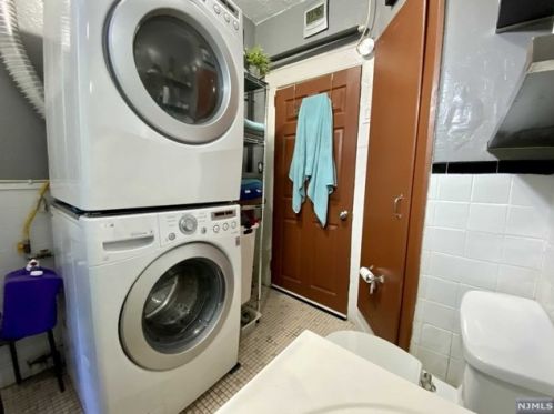 215 Montgomery St, Bloomfield NJ  07003-4926 exterior