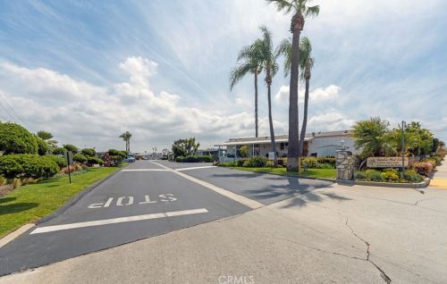 17700 Western Ave, Gardena CA  90248-3234 exterior