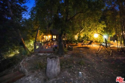 204 Topanga Canyon Blvd, Topanga CA  90290-3837 exterior