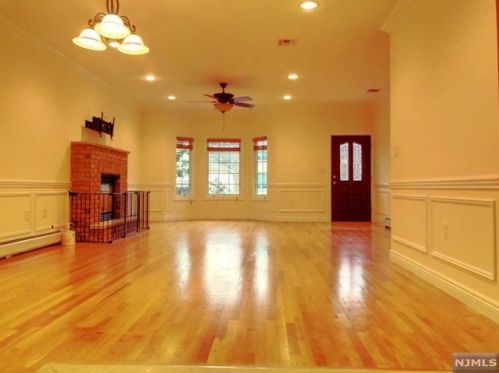 411 Washington Ave, Cliffside Park NJ  07010-1815 exterior