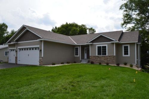 713 Bremen Cir, Waverly, MN 55390-5428