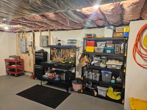 711 Hollis St, Nashua NH  03062-1331 exterior