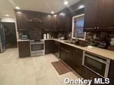 79 Winter Ln, Hicksville, NY 11801-6219