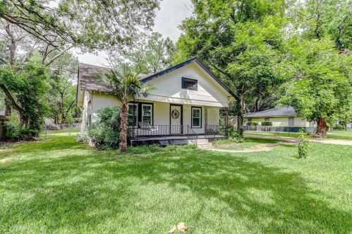 1415 Tauber Ln, Sealy, TX 77474-3846