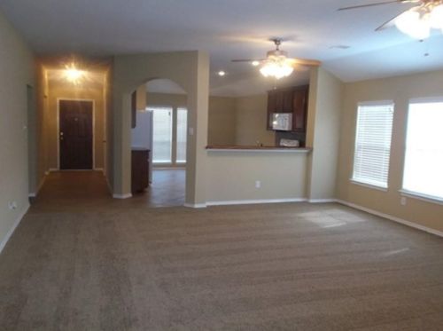 9307 Lakeway View Ln, Humble, TX 77396-3285