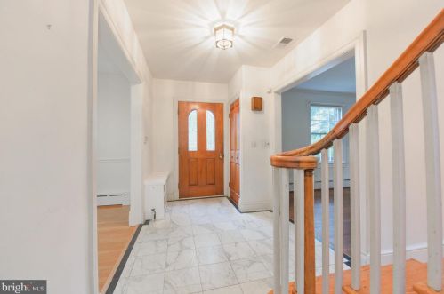 2725 38th St, Washington DC  20007-1339 exterior