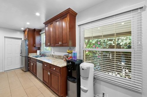 5516 Fulton Ave, Van Nuys CA  91401-5332 exterior