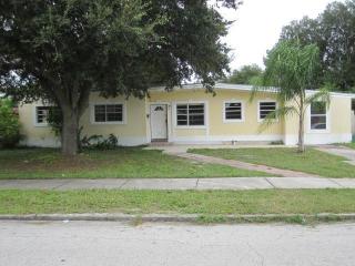 25 Areca Dr, Orlando, FL 32807-5031