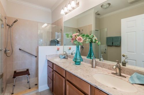 14318 Manchester Dr, Naples FL  34114-8626 exterior